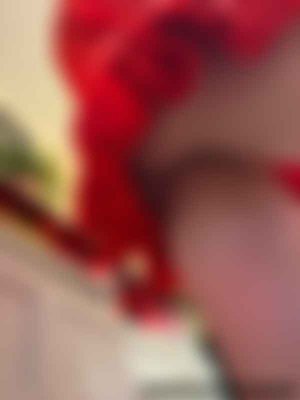 Okayyy cuties… you got the sweet little introduction, so I think it’s time to show you what the subscriber side of my content is going to look like ;) 💖

Cute, feminine, confident, and showing off the side of me that knows exactly how to make you stare 😘

And I have a feeling this is only going to get more fun from here… ;) 💖